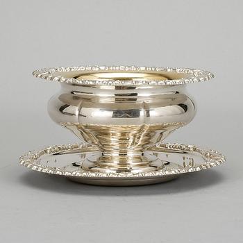 SÅSSKÅL MED FAT, silver, Gustav Möllenborg, Stockholm, 1842. Vikt ca 768 gram.