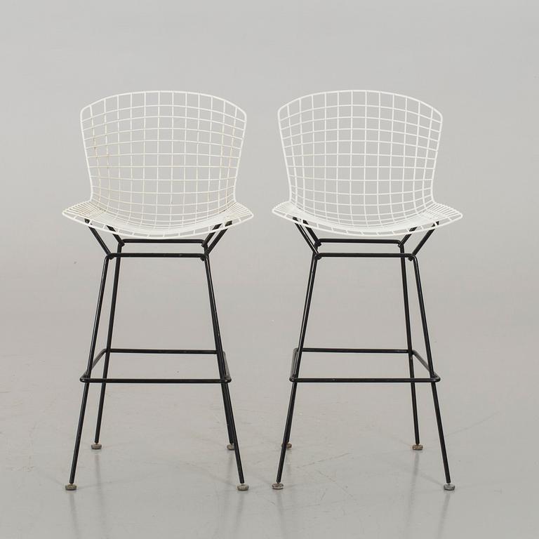 A PAIR OF HARRY BERTOIA BAR STOOLS, Knoll International.