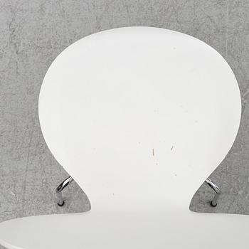 Arne Jacobsen, six 'Series 7' chairs, Fritz Hansen, Denmark, 2002.