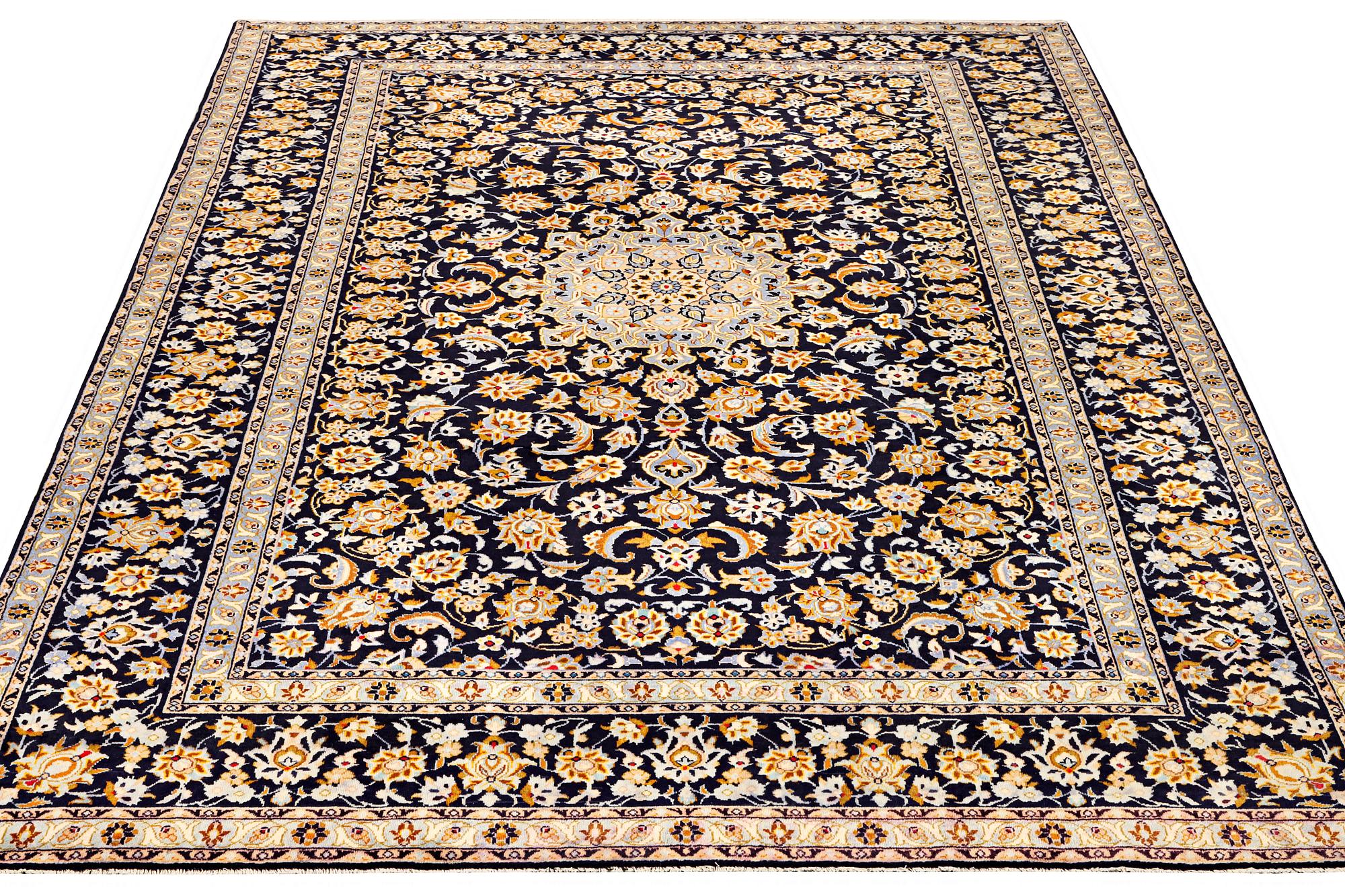 Matta, Keshan, ca. 367 x 241 cm.