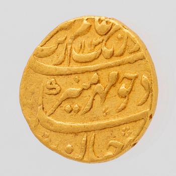 Coin, gold, Mughal Empire, Aurangzeb (AD 1658-1707), mohur, AH.1113, Khujista Bunyad mint.