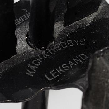 KANDELABRAR , 2 st smide, "Tuppljusstake" Design Gustaf Ancarkrona, Käck & Hedbys, Leksand.