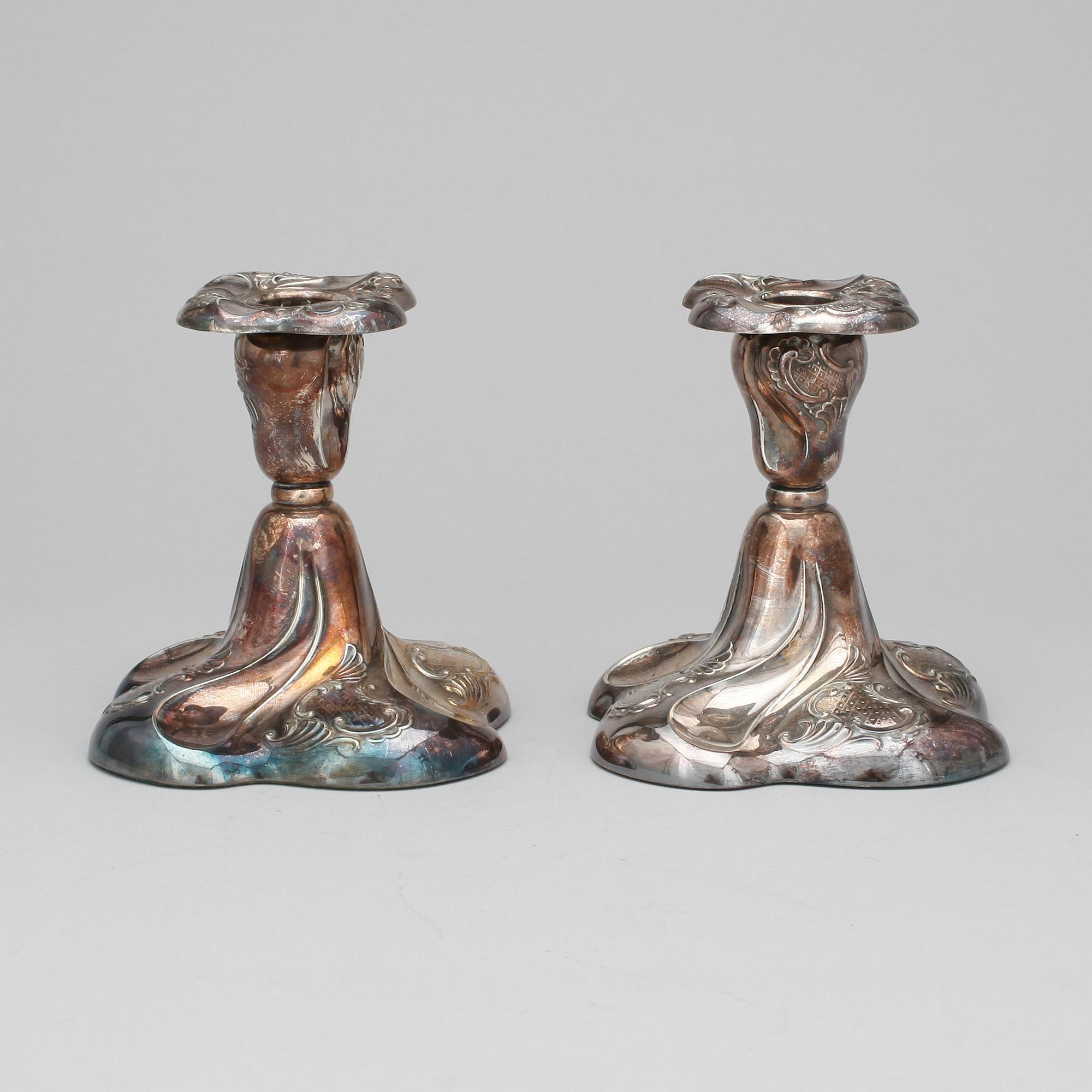 LJUSSTAKAR, ett par, silver, med svenska importstämplar, 1900-talets första hälft.