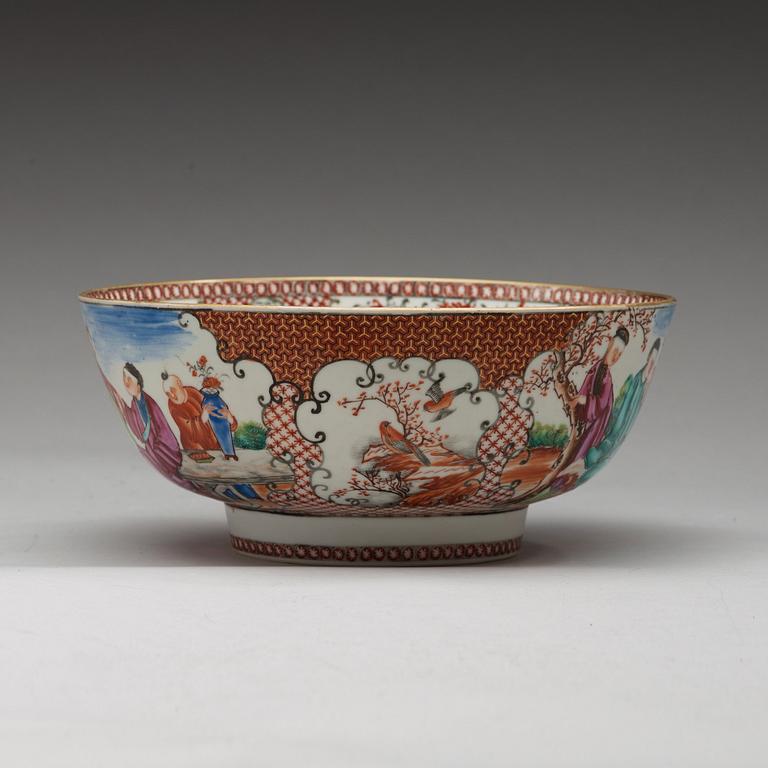 A famille rose punch bowl, Qing dynasty, Qianlong (1736-95).