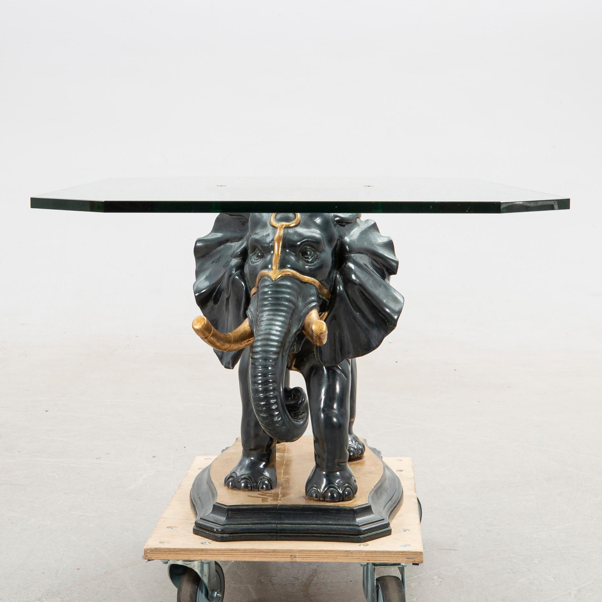 Coffee table, late 20th century.