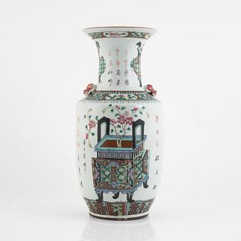 A Chinese famille rose vase, early 20th Century.