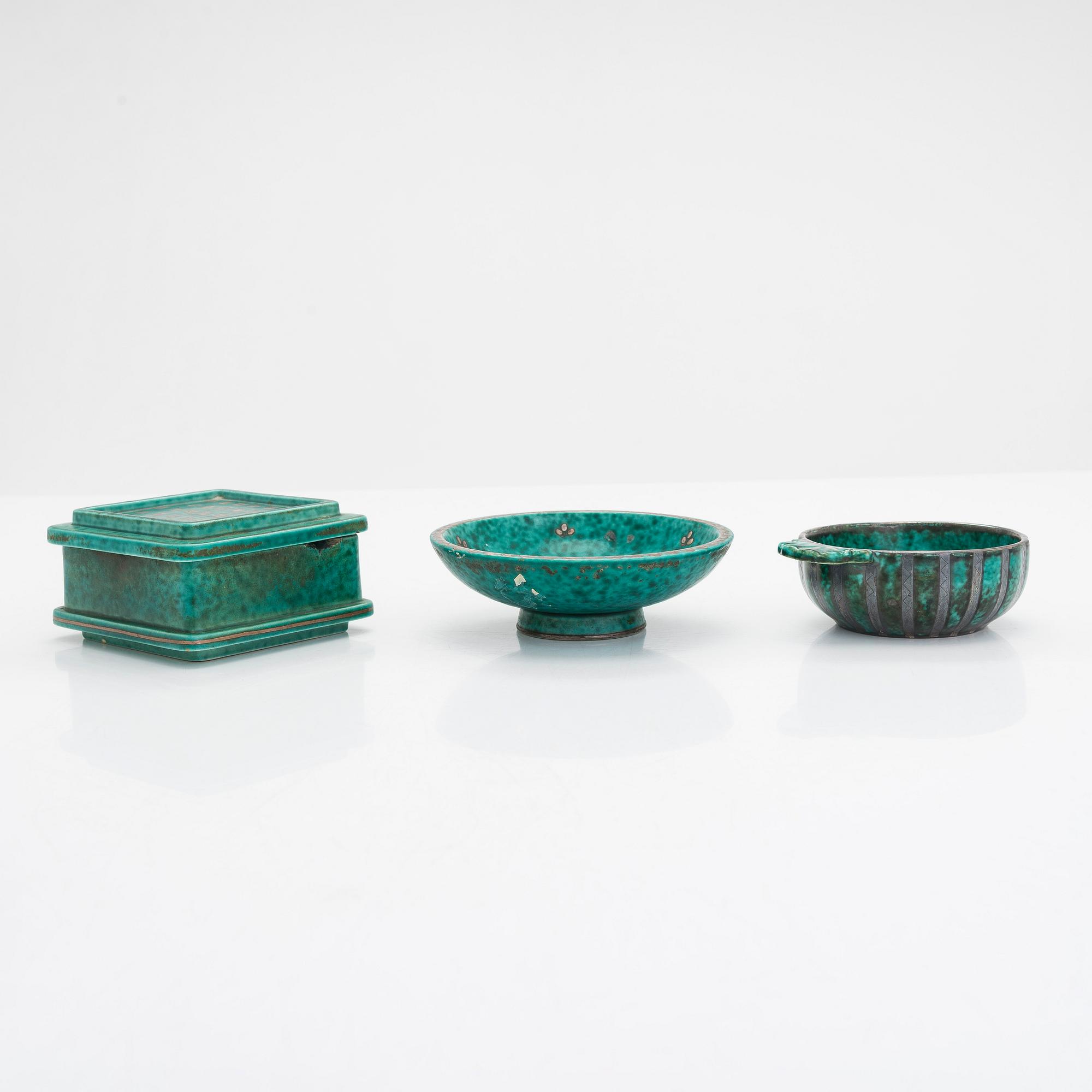 Wilhelm Kåge, skålar, 2 st, samt ask med lock, "Argenta", Gustavsberg.