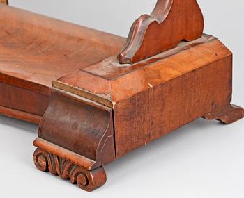 LÅDSPEGEL, senempire, 1800-talets mitt.