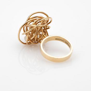 Ring, 18K guld med pärlor.