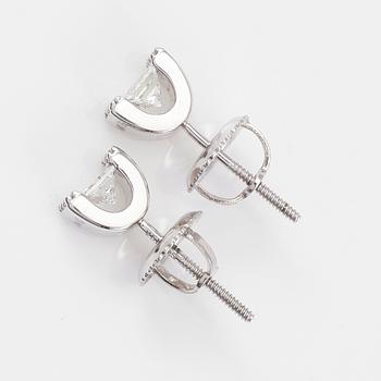ÖRHÄNGEN, 1 par, 14K vitguld och diamanter tot ca 0.30 ct.