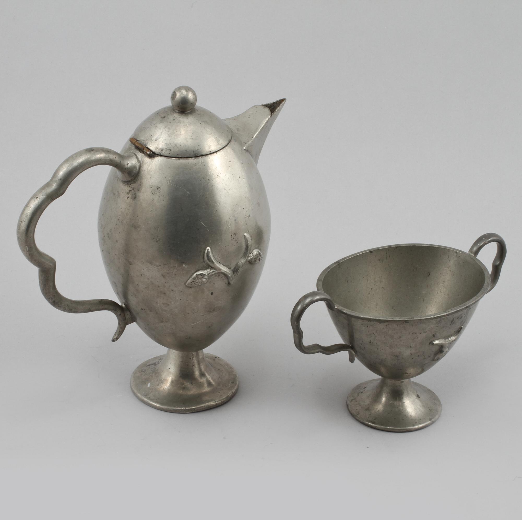 KANNA SAMT SOCKERSKÅL, tenn, troligen Nils Fougstedt, Firma Svensk Tenn, 1900-talets första hälft.