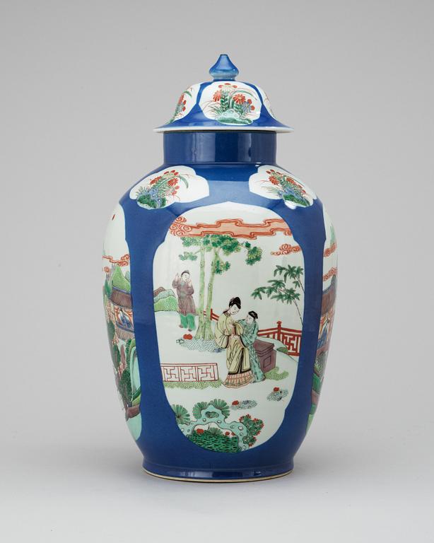 A  reserved-decorated jar with cover. Kangxi-style.