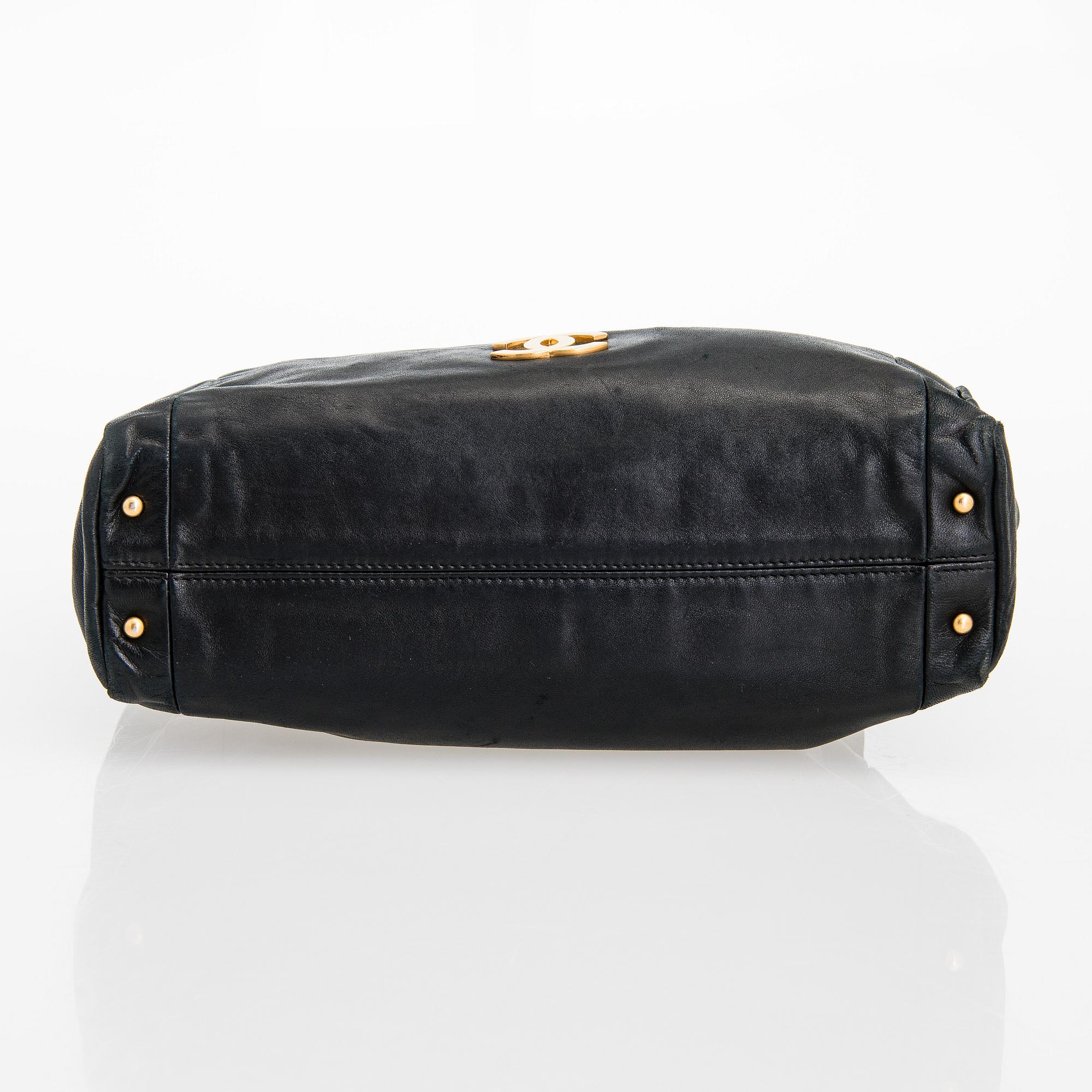 Chanel, an 'Olsen' hobo shoulder bag, 2002-2003.