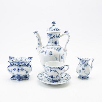 Royal Copenhagen, Service items, 32 pieces, "Musselmalet".