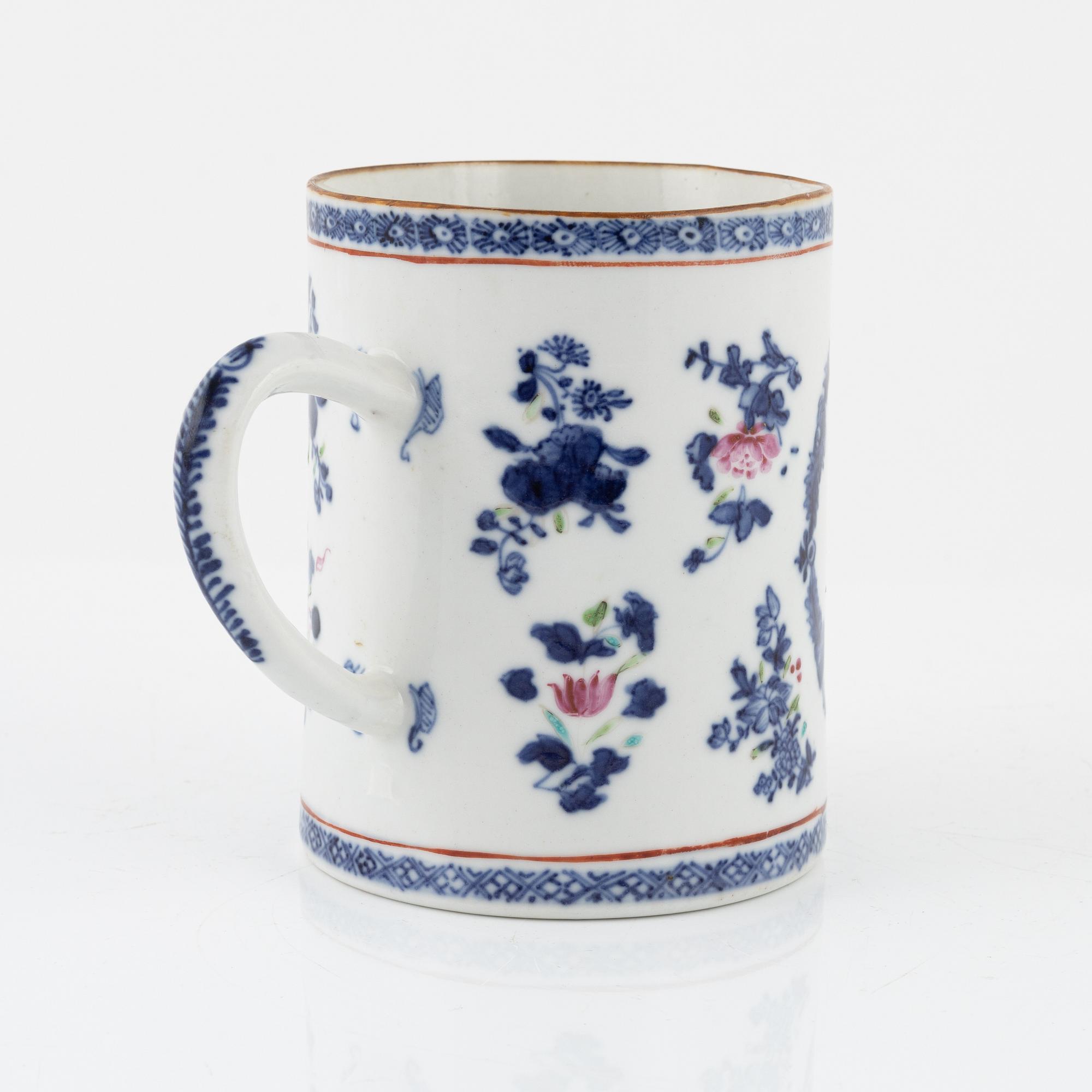 Mugg, porslin. Qingdynastin, Qianlong (1736-95).