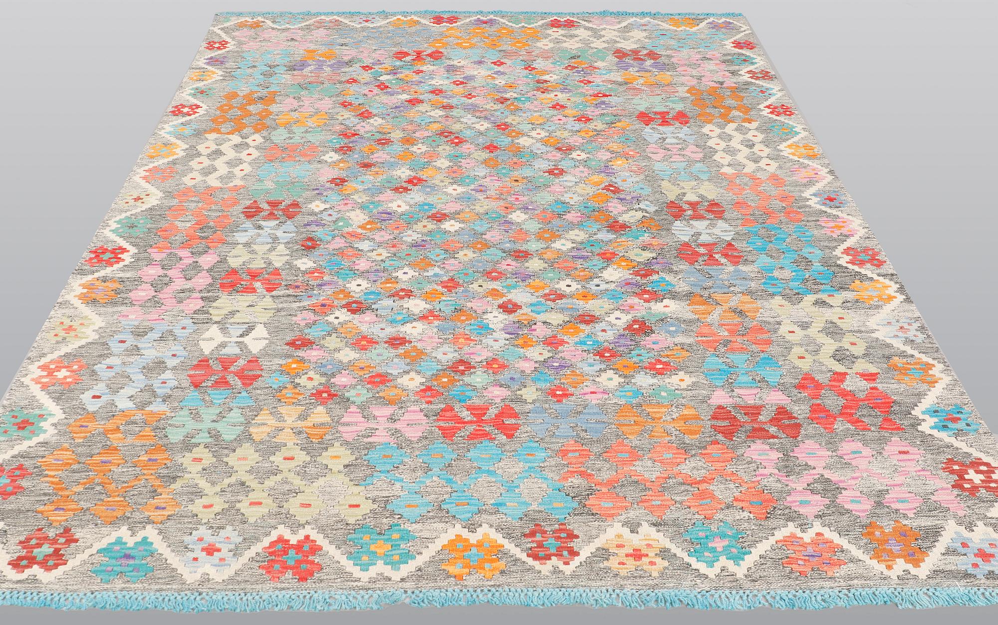 Matta, Kelim klassisk design, 292 x 210 cm.