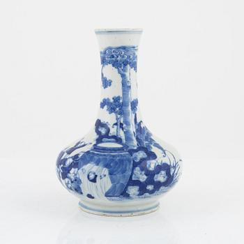 A blue and white Chinese porcelain vase, 20th century.