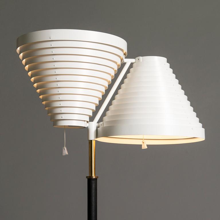 ALVAR AALTO, A late 20th century 'A 810' floor lamp for Valaisinpaja.