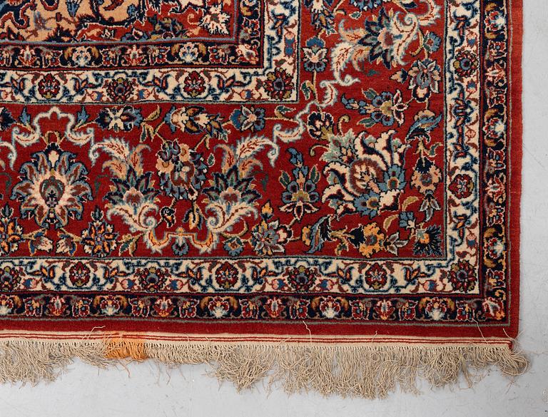 A carpet, semi-antique Esfahan, ca 336 x 212 cm.