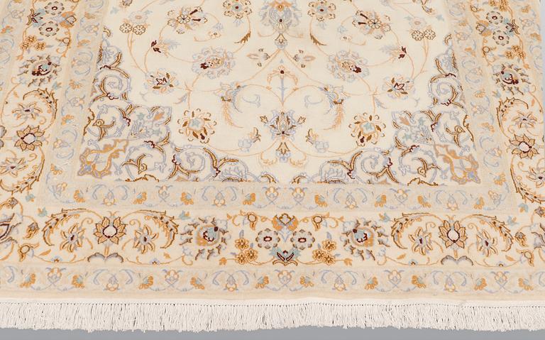 A rug Nain, Part Silk, S.K 9LAA, ca 245 x 160 cm.