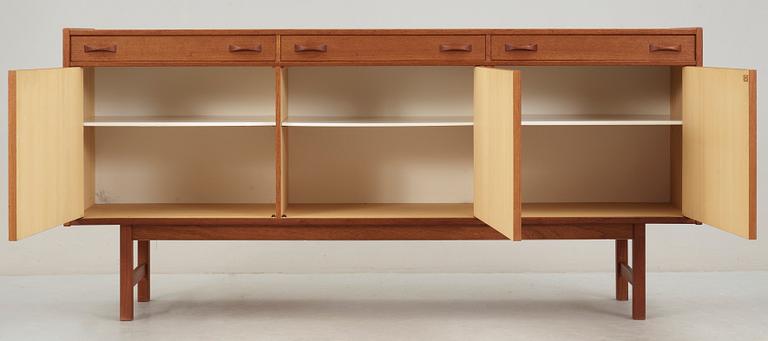 SIDEBOARD, Ulferts, 1900-talets andra hälft.