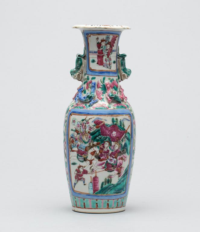 VAS, porslin, 1800-talets andra hälft.