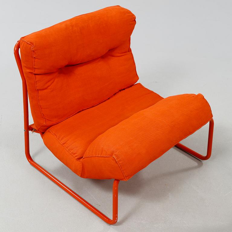 A pair of lounge chairs by Gillis Lundgren for Ikea, mpdel "Pixi", 1970s.