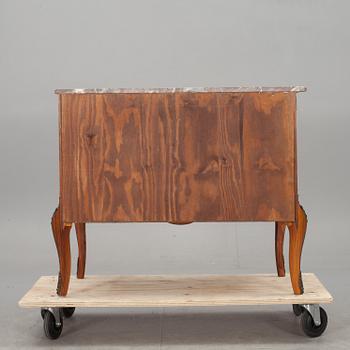 BYRÅ, sk Haupt-kopia, gustaviansk stil, 1900-tal.