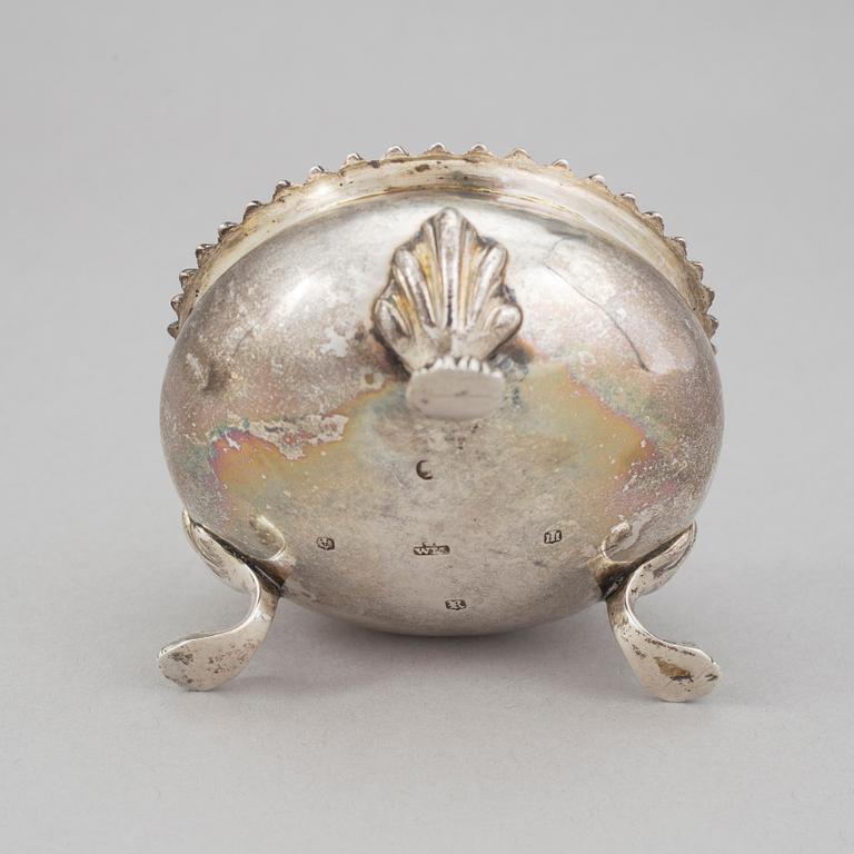 SALTKAR, ett par, silver. William Marshall, Edinburgh 1848. Tot ca 222 g.