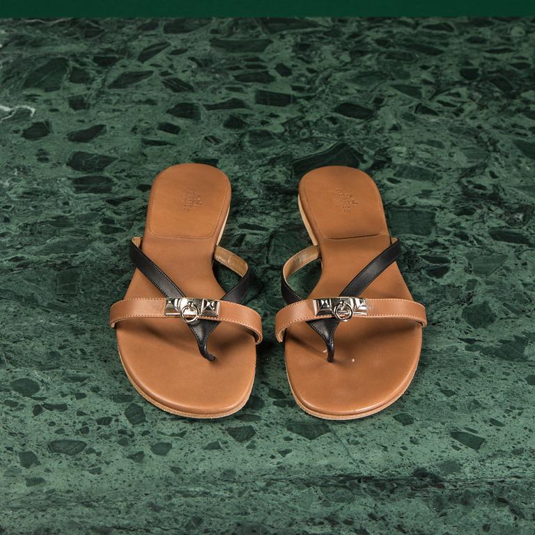 A pair of shoes "Corfu", by HERMÈS, size 40.
