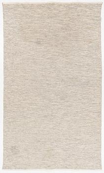 Matta, 390 x 240 cm., modern tillverkning.