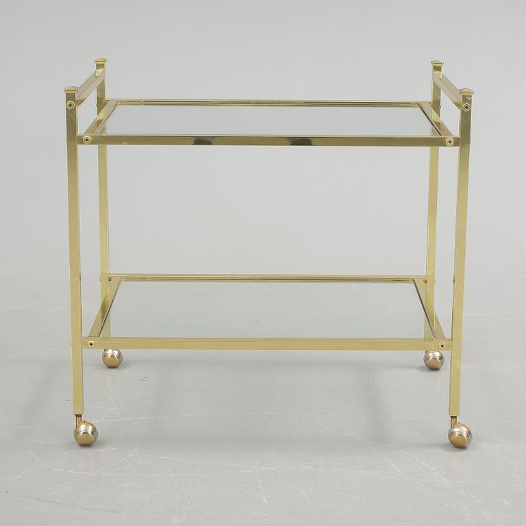 SERVERINGSVAGN, mässing och glas, omkring 1900-talets tredje kvartal.