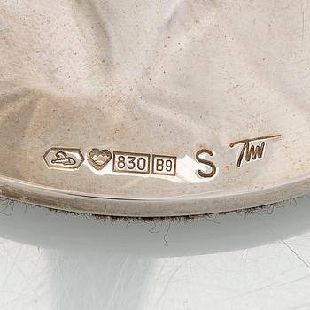 Tapio Wirkkala, kynttilänjalkoja, 3 kpl, hopeaa, "Trumpetti", Kultakeskus, Hämeenlinna 1988-2003.