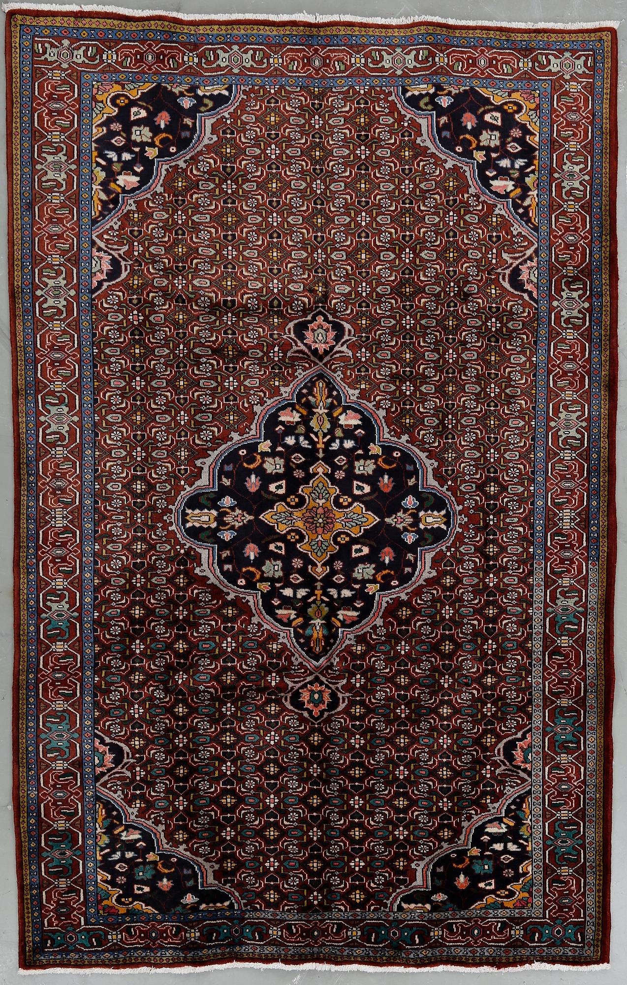 MATTA, Ardebil, ca 305 x 200 cm.