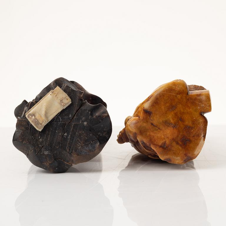 Skulpturer, två stycken, bambu och sten. Sen Qingdynasti.