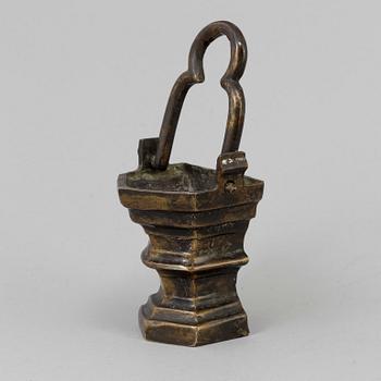 AN 18TH CENTURY BRONZE HOLY WATER CONTAINER.