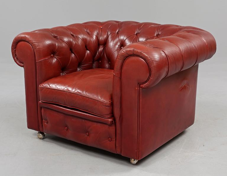 FÅTÖLJ, Chesterfieldmodell, 1900-talets andra hälft.