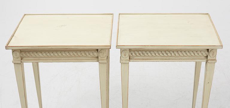 Sidobord, ett par, sengustaviansk stil, tidigt 1900-tal.