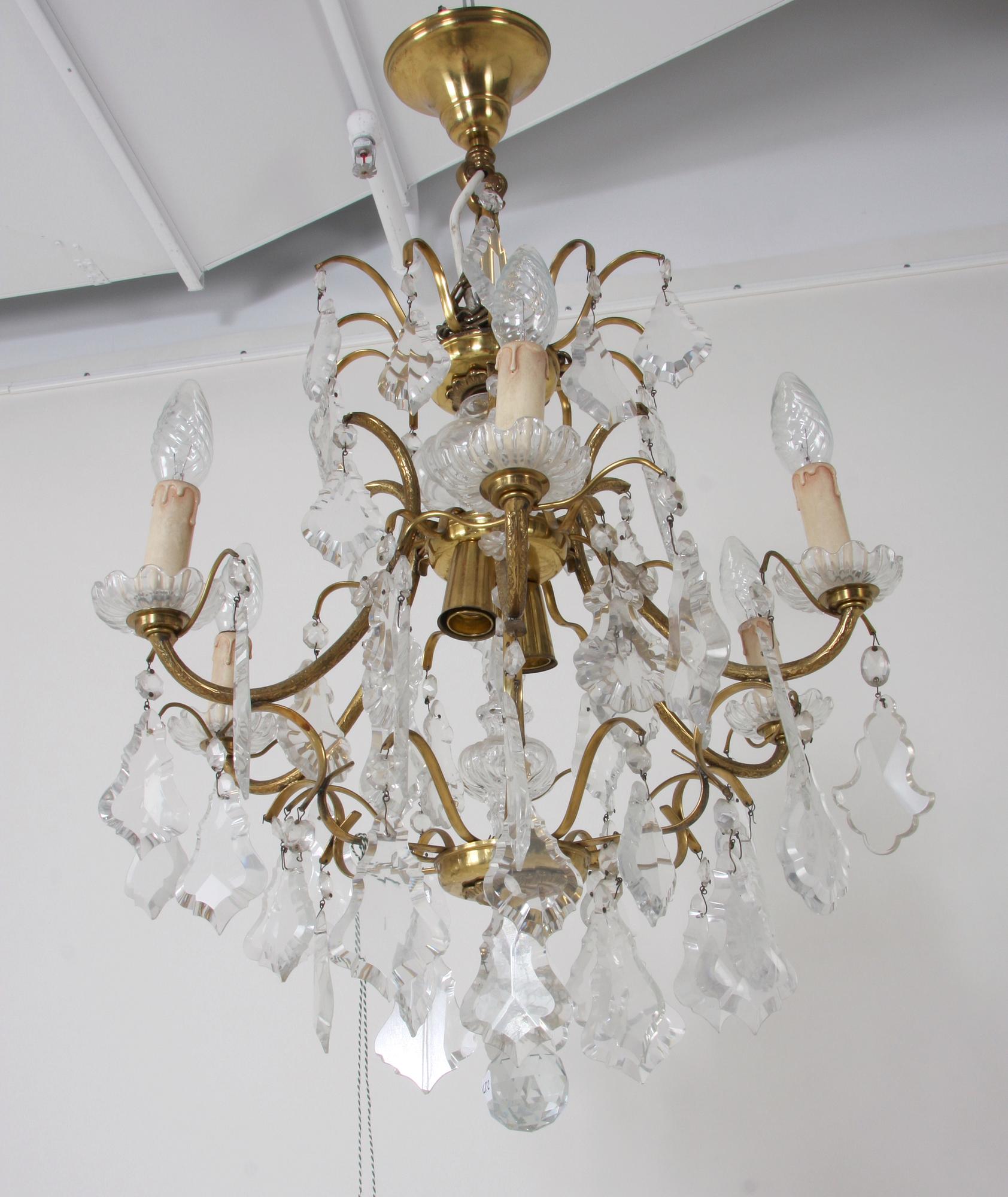 LJUSKRONA, rokokostil. H 56.
Proveniens: Git Gay.