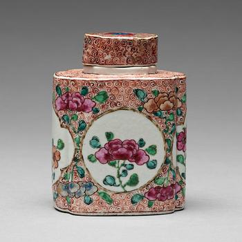 175. A famille rose tea caddy, Qing dynasty, Qianlong (1736-95).