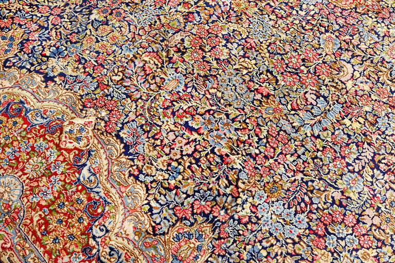 Carpet, Kirman lavash millefiore, 386 x 303 cm.