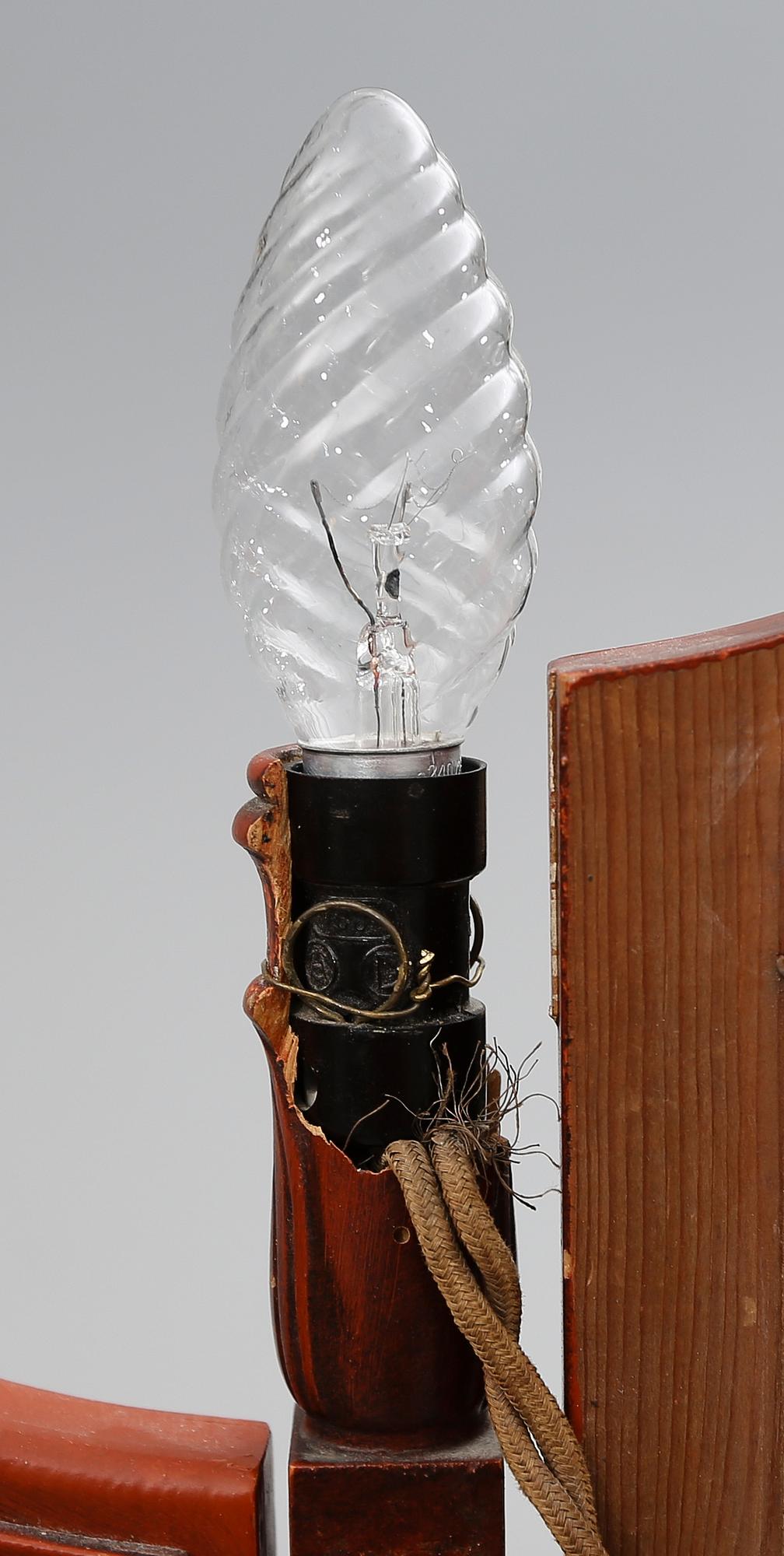 TOALETTBORD, Swedish grace, 1900-talets första hälft.