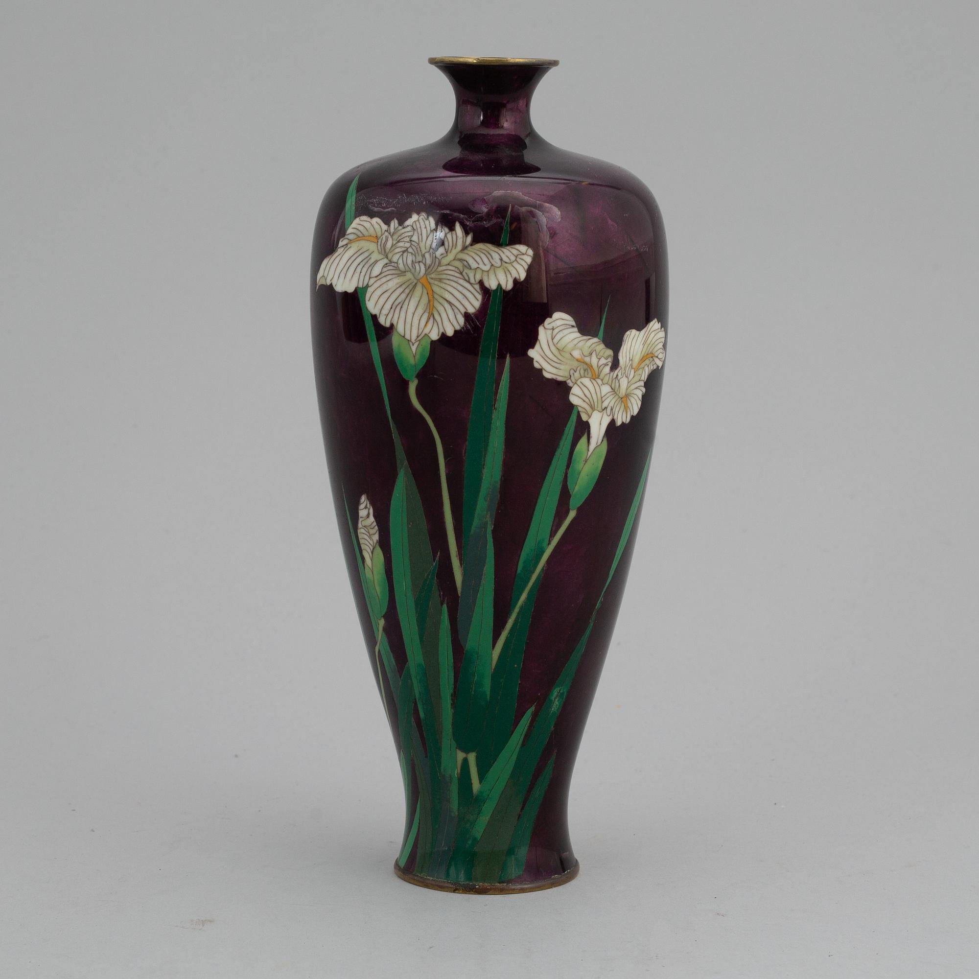 A Japanese enamelled vase, 20th century.