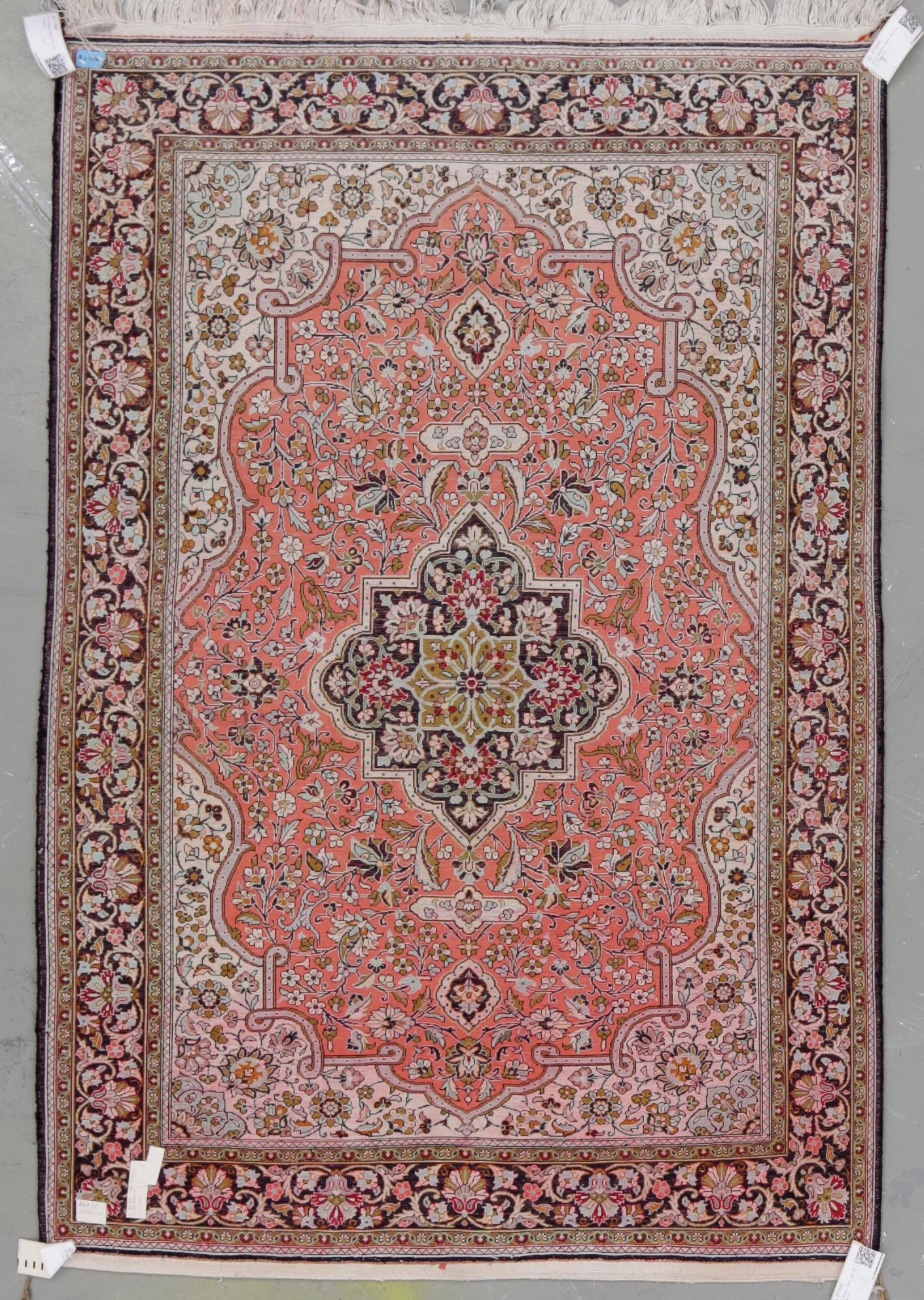 MATTA, old, silke Ghom. Ca 159 x 108 cm.