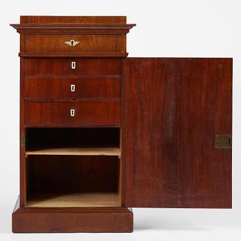 A Swedish Empire mahogny cabinet by J Öman (master 1815-1833).