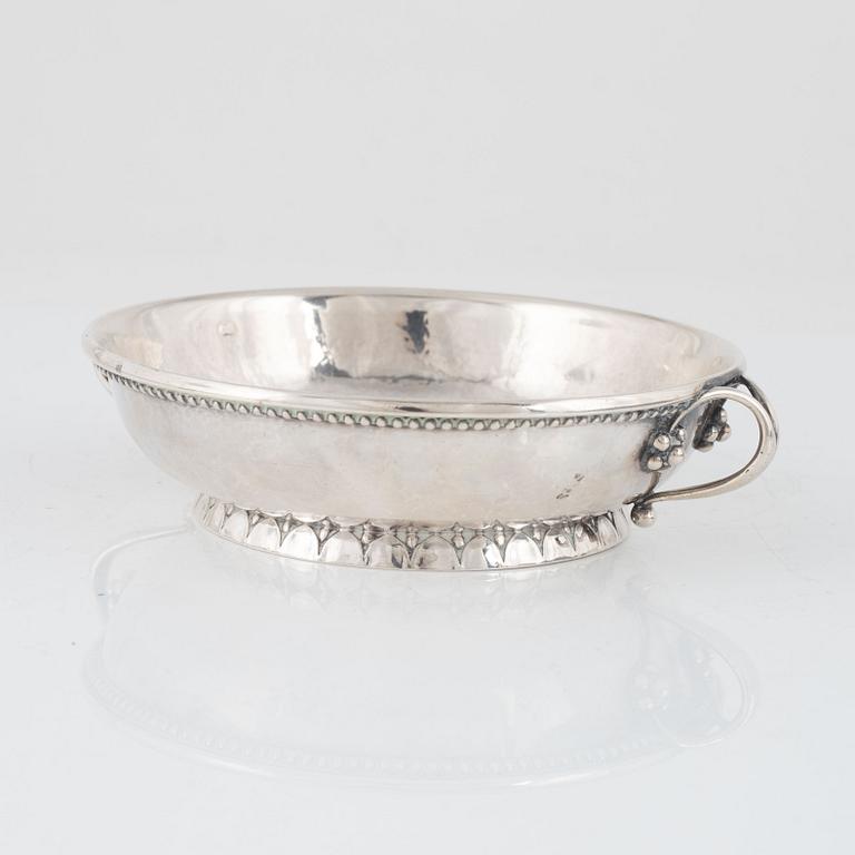 A setrling silver bowl, design number 158, Georg Jensen, Copenhagen, 1915-1919.