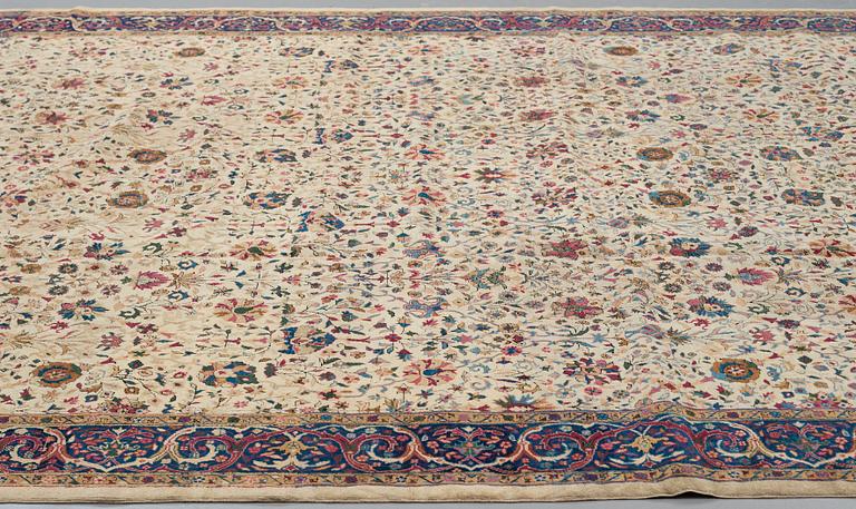 A CARPET, an antique/semi-antique Sivas/Sparta, ca 357-361 x 274-277 cm.