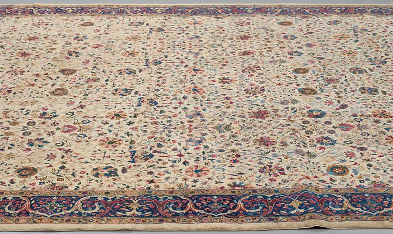 A CARPET, an antique/semi-antique Sivas/Sparta, ca 357-361 x 274-277 cm.