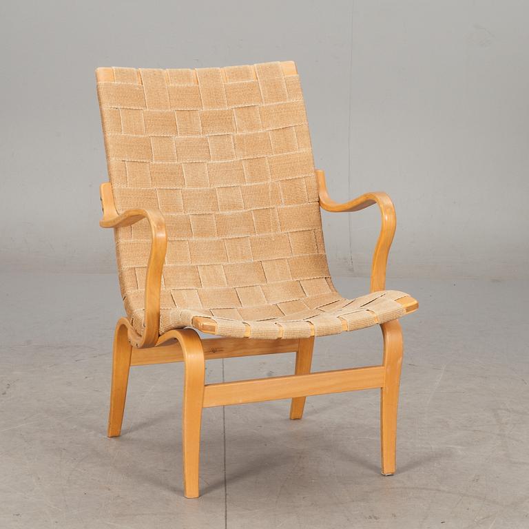 KARMSTOL. "Eva" design Bruno Mathsson för Karl Mathsson. Daterad 1977.