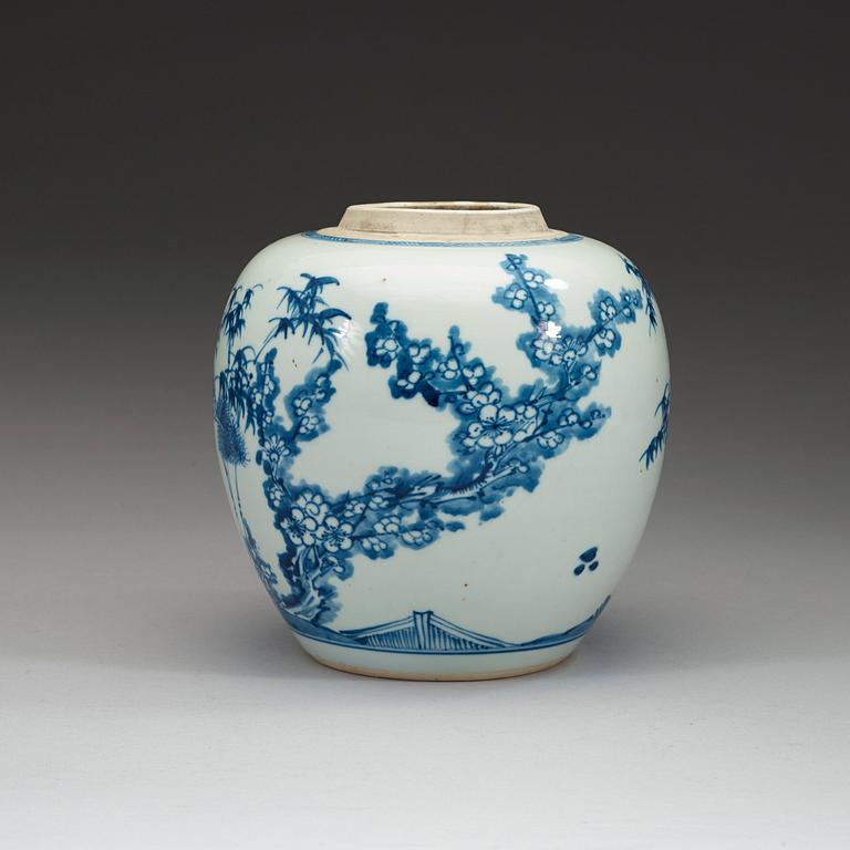 A blue and white jar, Qing dynasty 18th century.